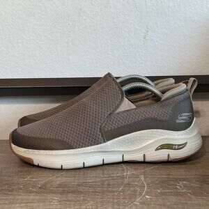 Skechers Arch Fit Banlin Slip-On Men’s Casual Comfort Shoes Size 10 Taupe